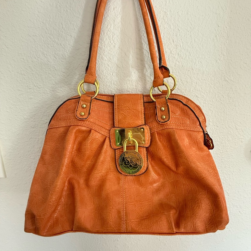 Dereon - Elegant Orange Leather Handbag